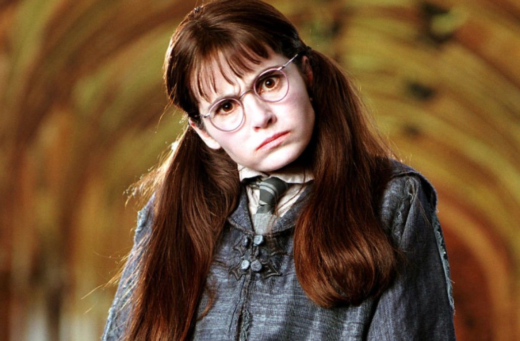 10) Harry Potter filmlerindeki bir Hogwarts öğrencisini oynayan en yaşlı ka...